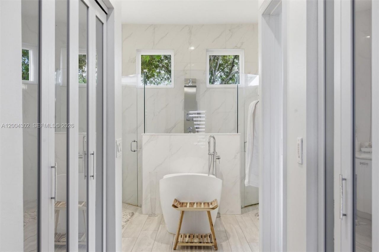 16557 NW 15th St, Pembroke Pines, FL 33028 Photo