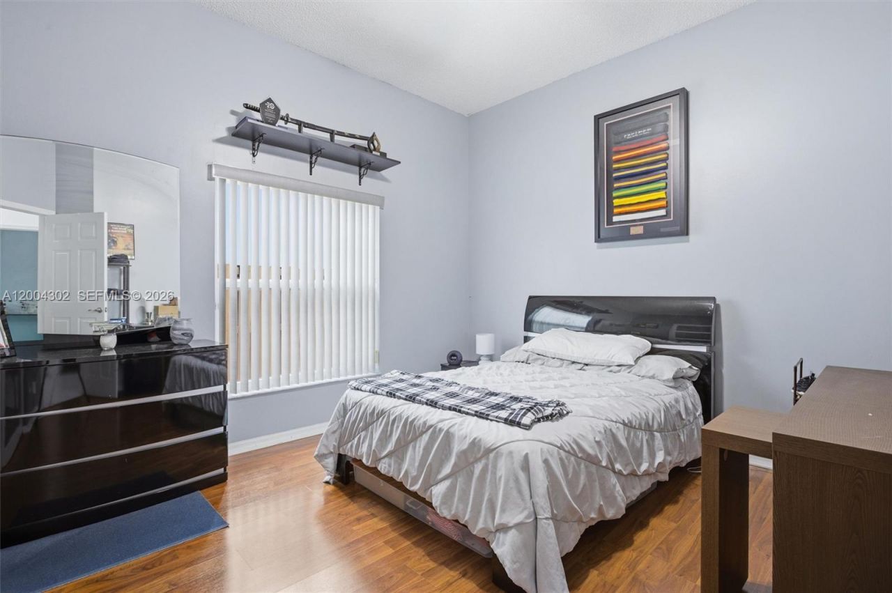 16557 NW 15th St, Pembroke Pines, FL 33028 Photo