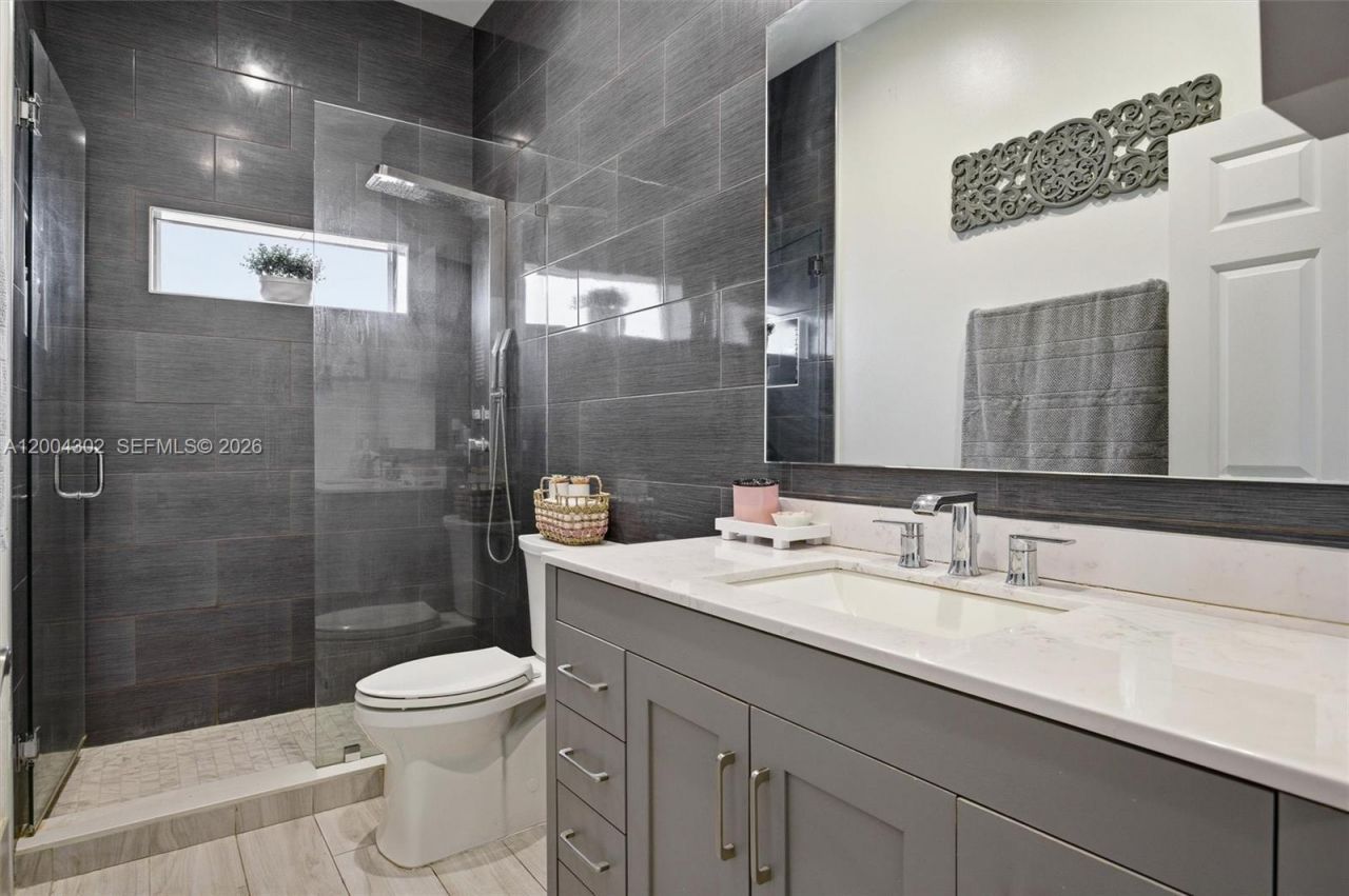 16557 NW 15th St, Pembroke Pines, FL 33028 Photo