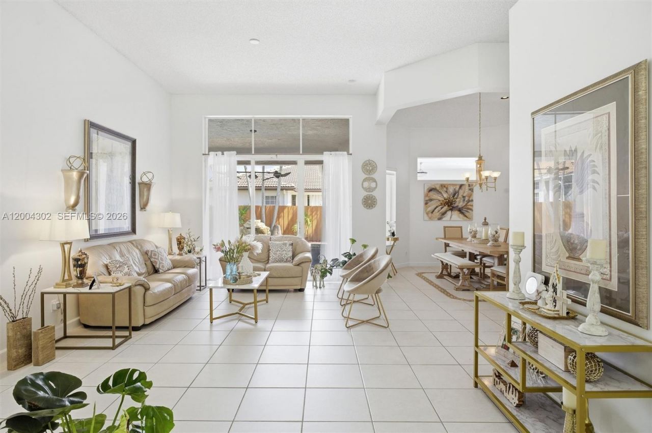 16557 NW 15th St, Pembroke Pines, FL 33028 Photo