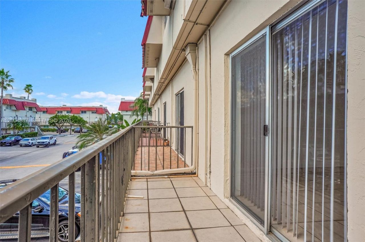 8650 SW 67th Ave , Unit 1025, Pinecrest, FL 33156 Photo