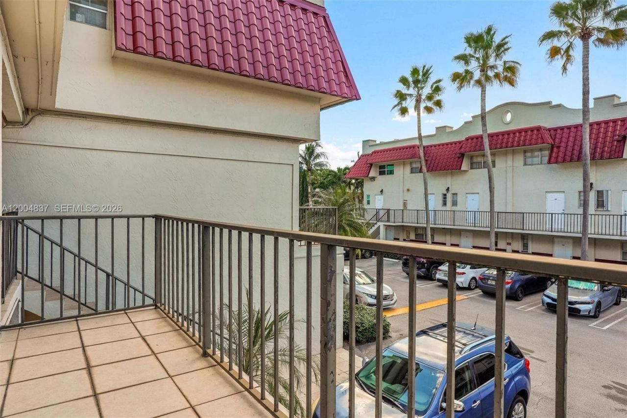8650 SW 67th Ave , Unit 1025, Pinecrest, FL 33156 Photo