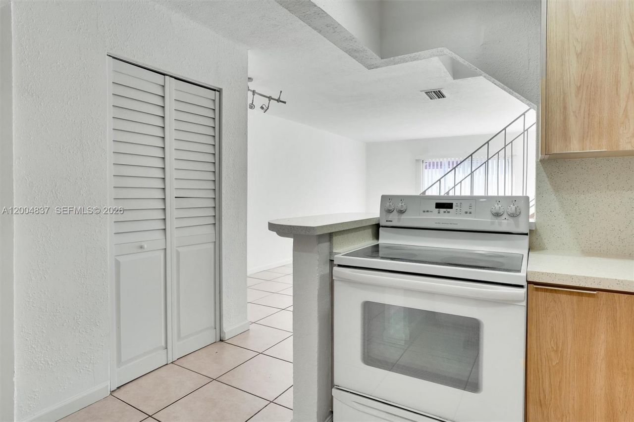 8650 SW 67th Ave , Unit 1025, Pinecrest, FL 33156 Photo