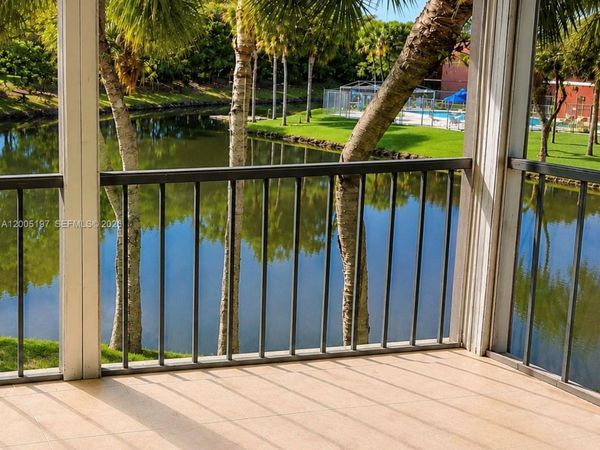 309 Lakeview Dr, Unit 204, Weston, FL 33326