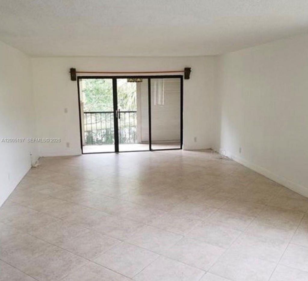309 Lakeview Dr, Unit 204, Weston, FL 33326 Photo