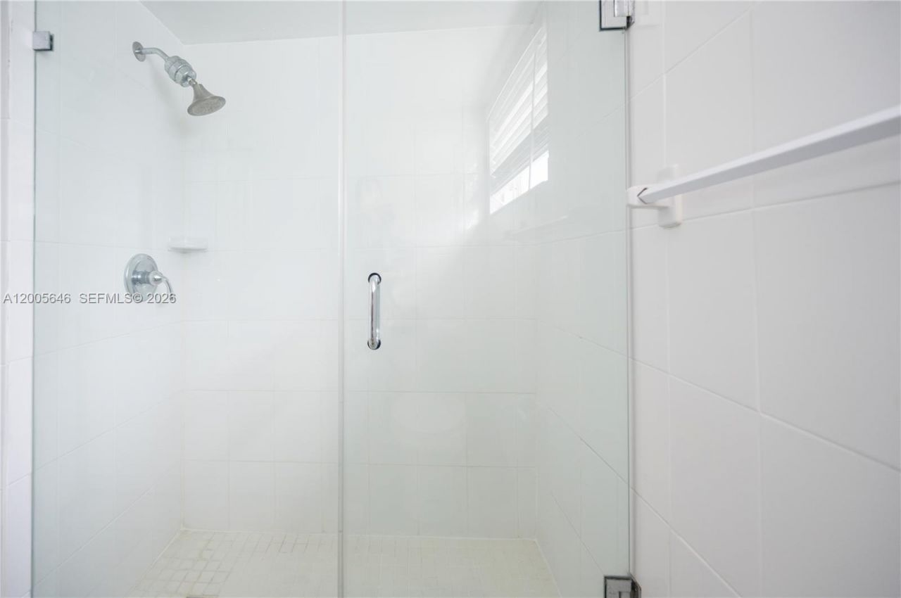 500 NE 26th St, Unit 5D, Miami, FL 33137 Photo
