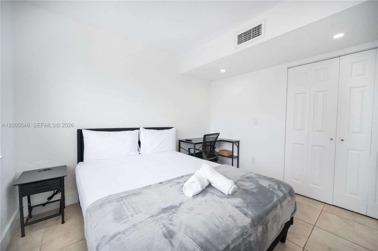 500 NE 26th St, Unit 5D, Miami, FL 33137 Photo