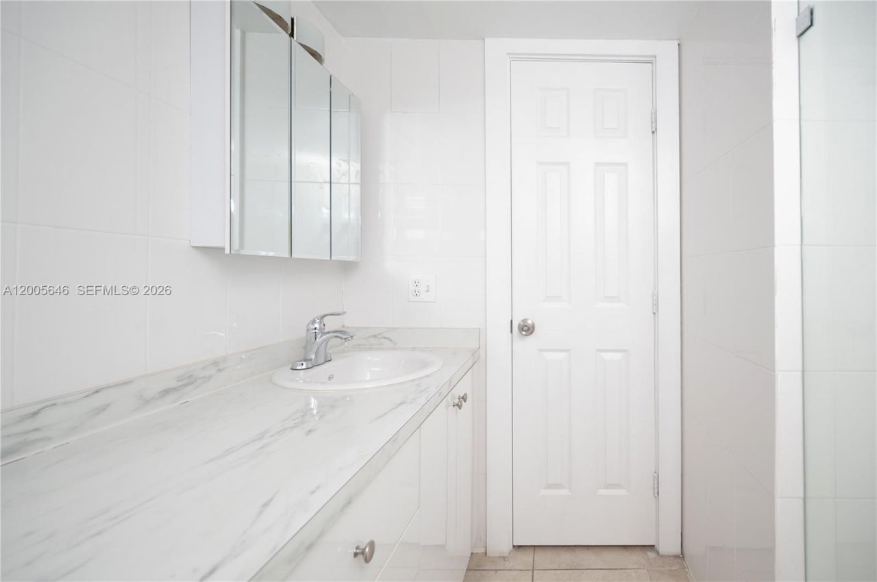 500 NE 26th St, Unit 5D, Miami, FL 33137 Photo