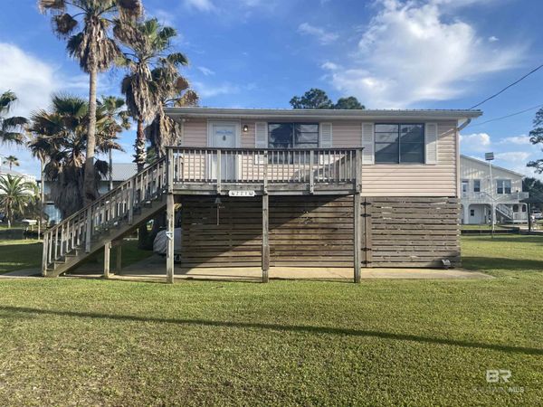 221 W 6th Avenue, Gulf Shores, AL 36542