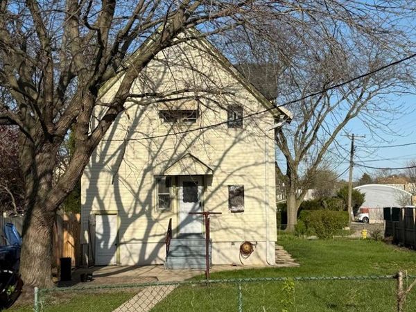 930 S Victory Street , Unit 2, Waukegan, IL 60085