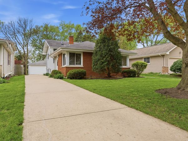 228 S Milton Avenue S, Glen Ellyn, IL 60137