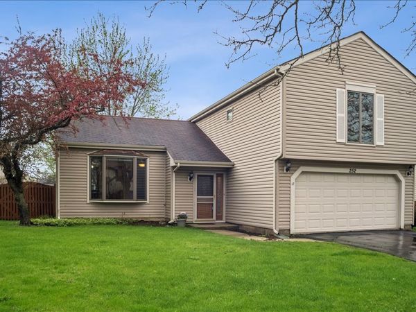 252 Ewell Court , Bartlett, IL 60103