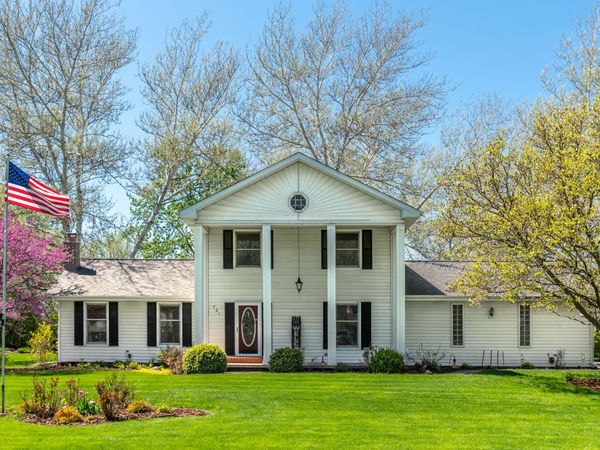 721 Wisconsin Road , New Lenox, IL 60451