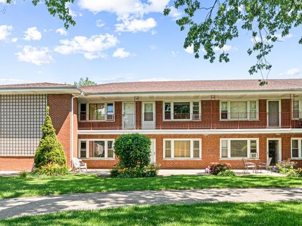 1113 Holiday Lane , Unit 9, Des Plaines, IL 60016