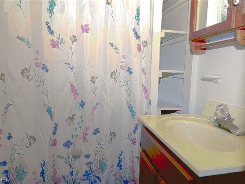 10924 Libby Avenue, Elyria, OH 44035 Photo 9