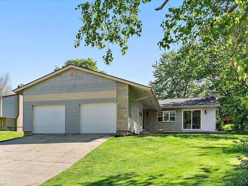 6475 Wooden Shoe Drive, Liberty Township, OH 45044 Photo 1