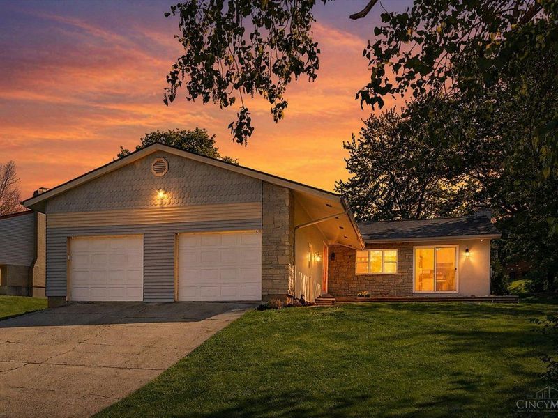 6475 Wooden Shoe Drive, Liberty Township, OH 45044 Photo 2