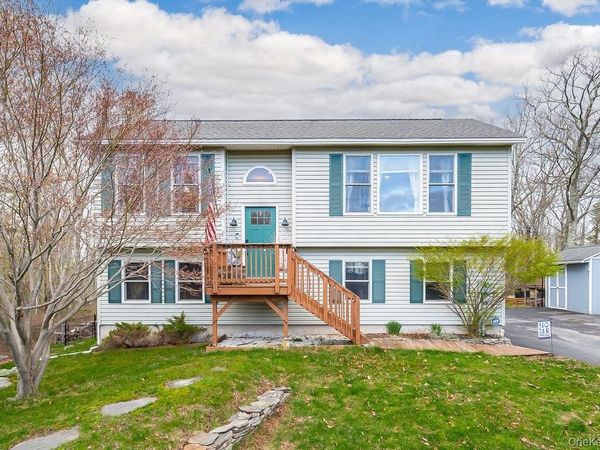 32 Nightingale Trail W, Wurtsboro, NY 12790