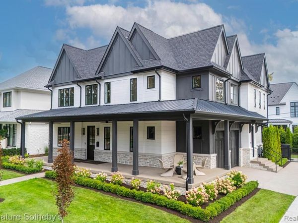 1120 Lyonhurst Street, Birmingham, MI 48009