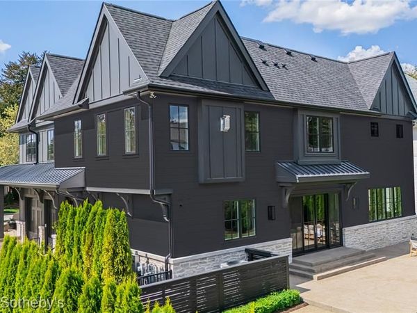 1120 Lyonhurst Street , Birmingham, MI 48009