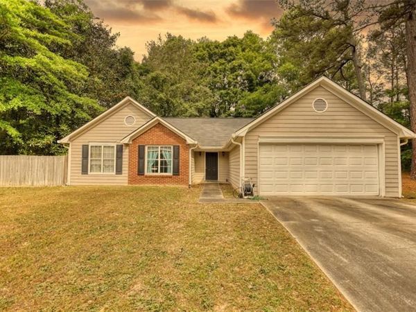 2206 Ridgewood Court , Conyers, GA 30013