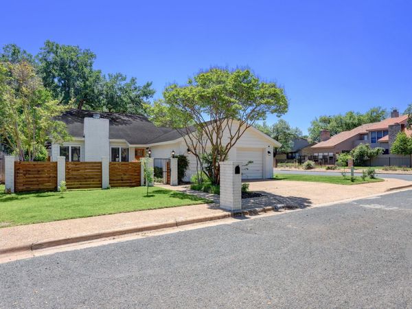 5609 Courtyard CV, Austin, TX 78731