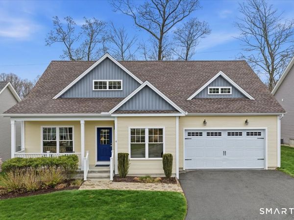 14 Essex Glen, Unit 4, Essex, CT 06426
