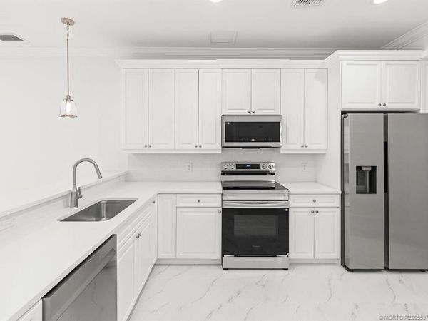 47 SW Osceola Street, Unit UN206, Stuart, FL 34994
