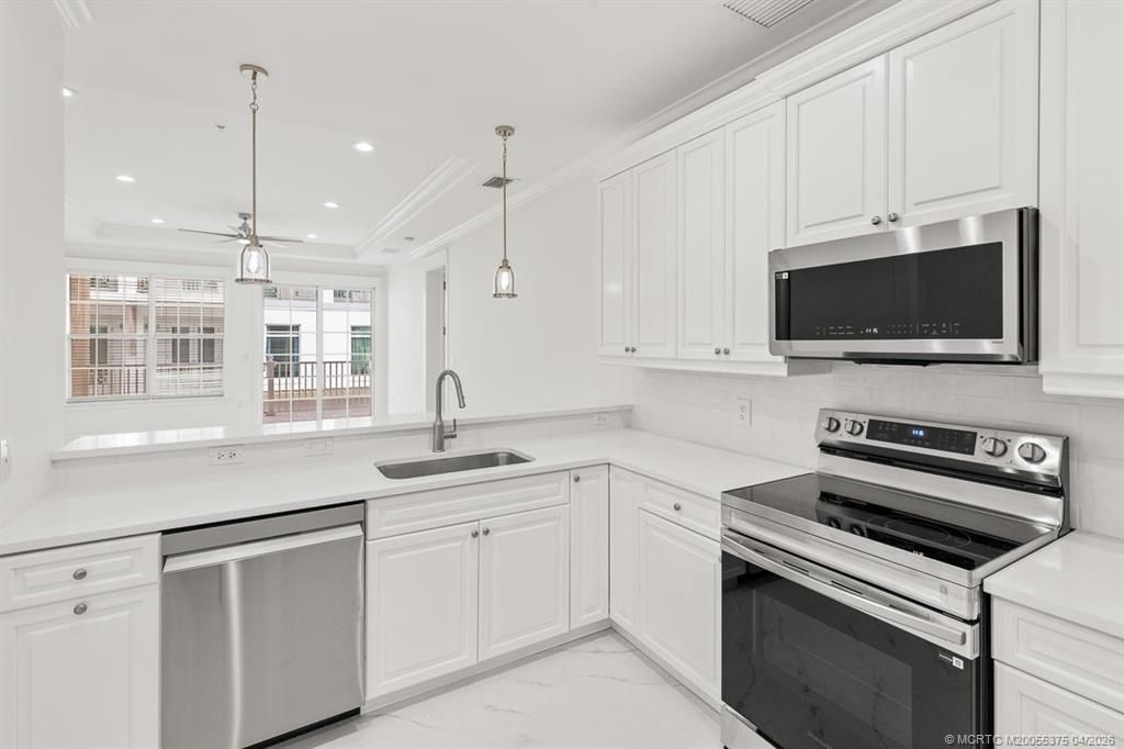 47 SW Osceola Street, Unit UN206, Stuart, FL 34994 Photo