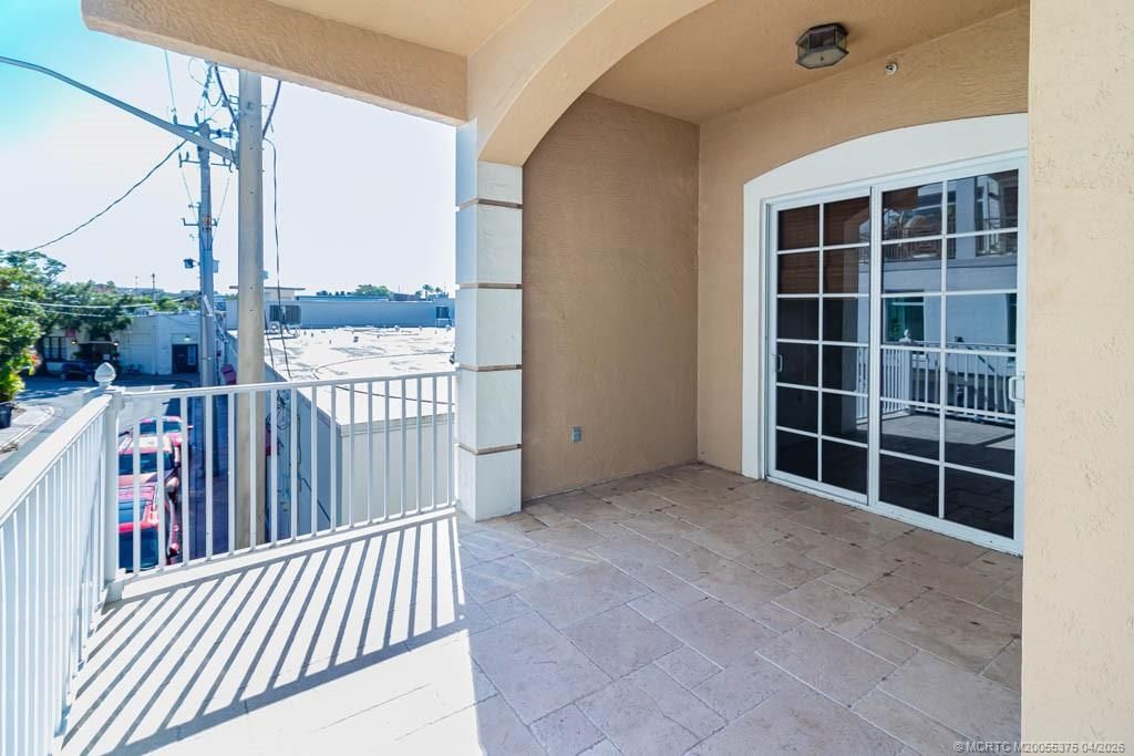 47 SW Osceola Street, Unit UN206, Stuart, FL 34994 Photo