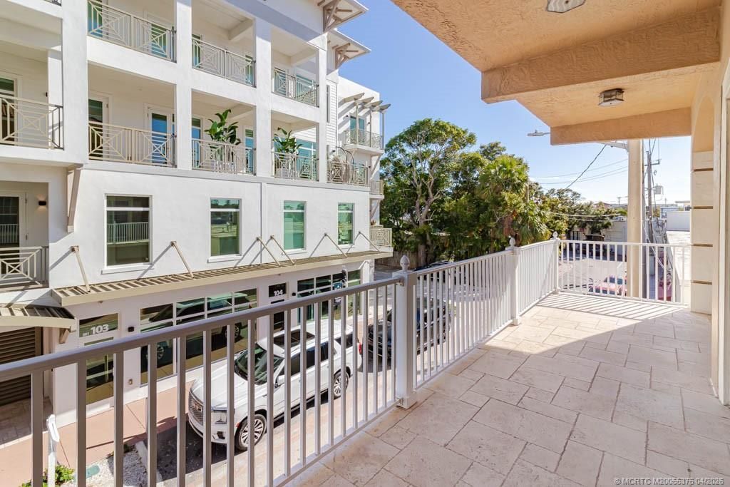 47 SW Osceola Street, Unit UN206, Stuart, FL 34994 Photo