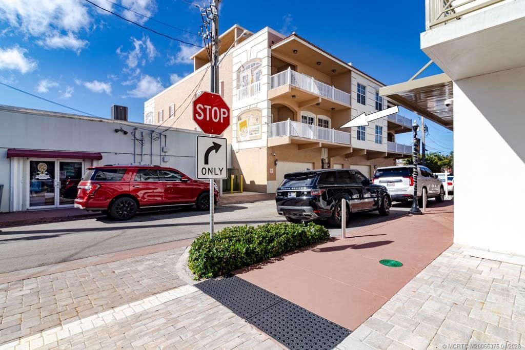 47 SW Osceola Street, Unit UN206, Stuart, FL 34994 Photo
