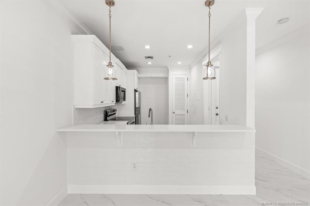 47 SW Osceola Street, Unit UN206, Stuart, FL 34994 Photo