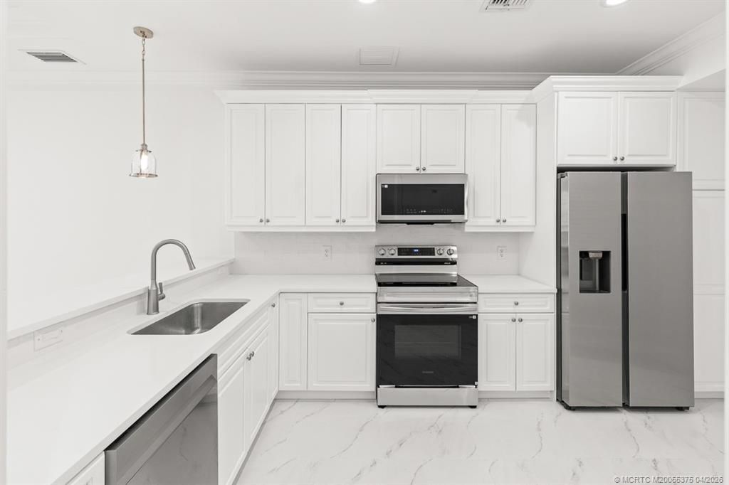 47 SW Osceola Street, Unit UN206, Stuart, FL 34994 Photo