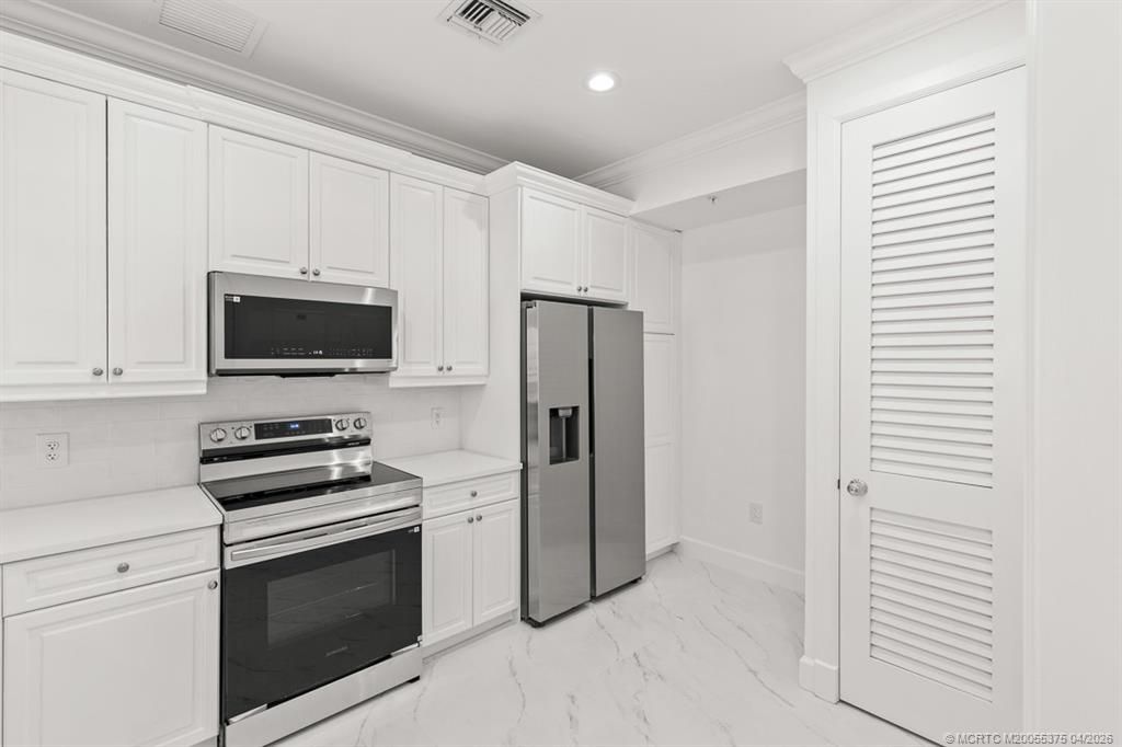 47 SW Osceola Street, Unit UN206, Stuart, FL 34994 Photo