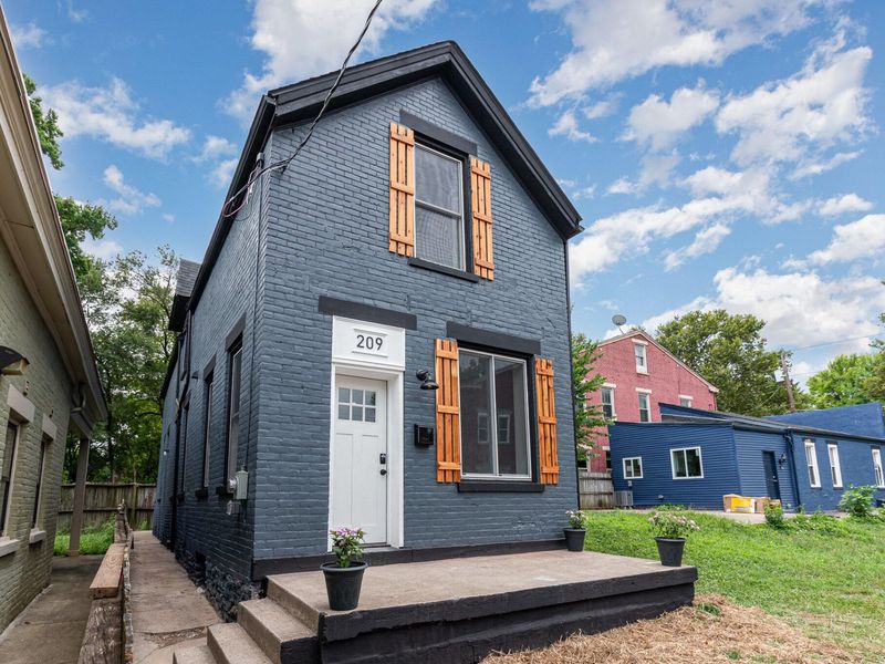 209 Pleasant Street, Covington, KY 41011 Photo 1