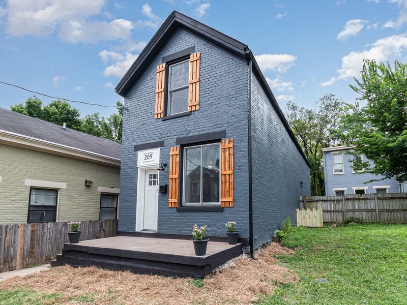 209 Pleasant Street, Covington, KY 41011 Photo 2