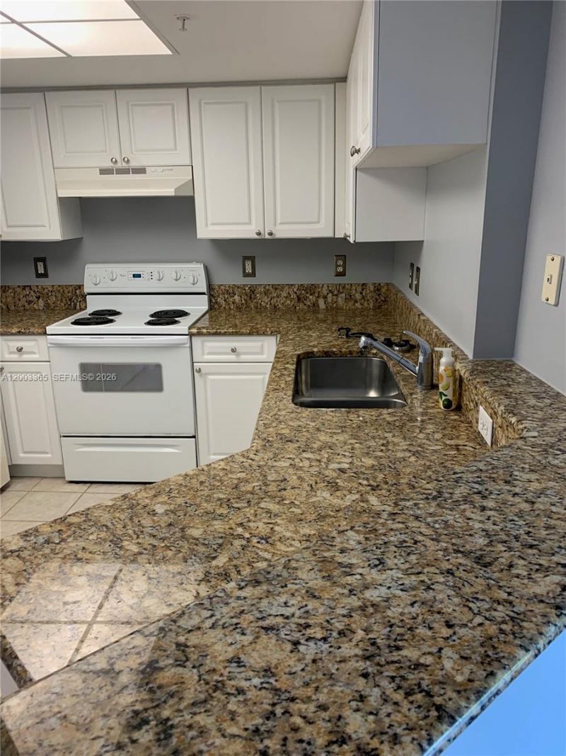 600 N Crestwood Ct N , Unit 610, Royal Palm Beach, FL 33411 Photo