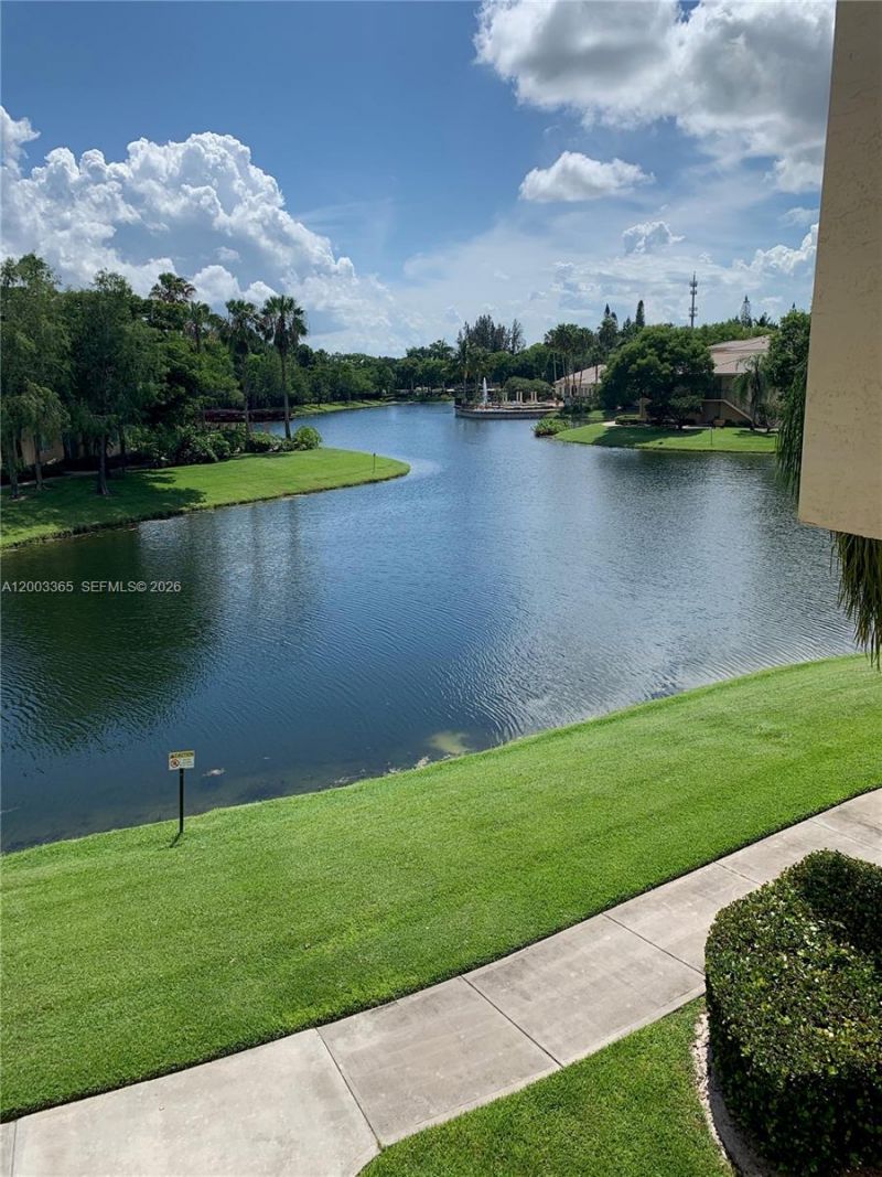 600 N Crestwood Ct N , Unit 610, Royal Palm Beach, FL 33411 Photo