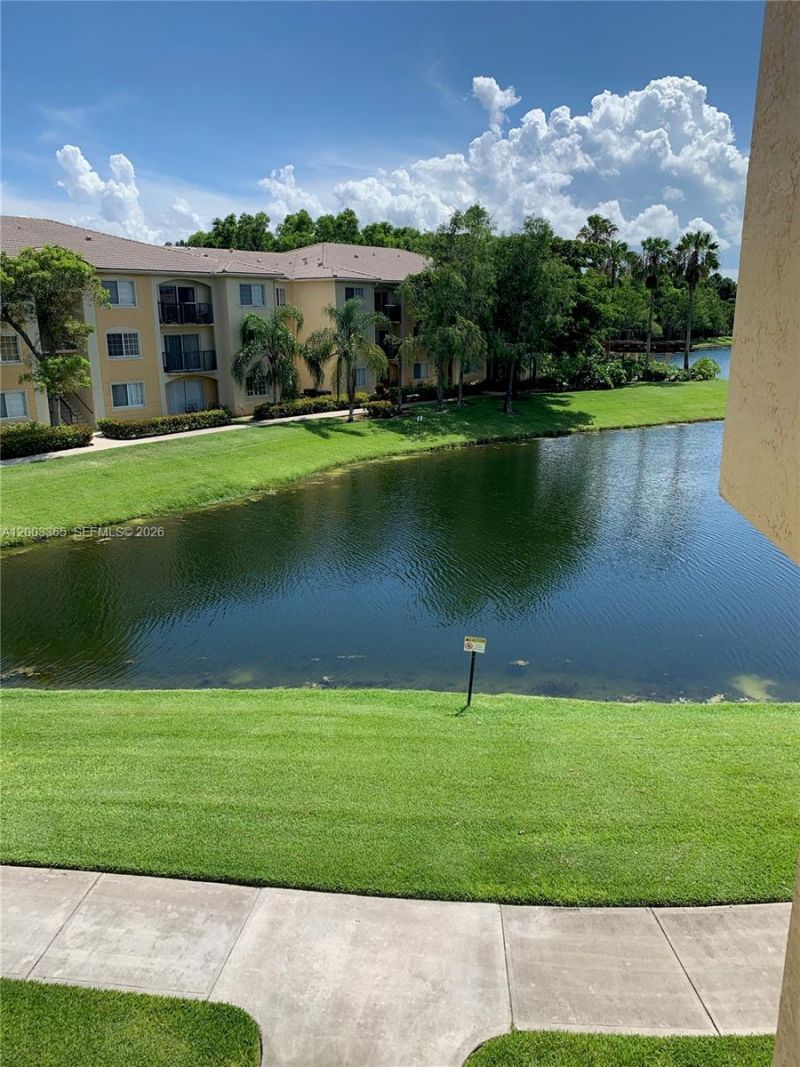 600 N Crestwood Ct N , Unit 610, Royal Palm Beach, FL 33411 Photo