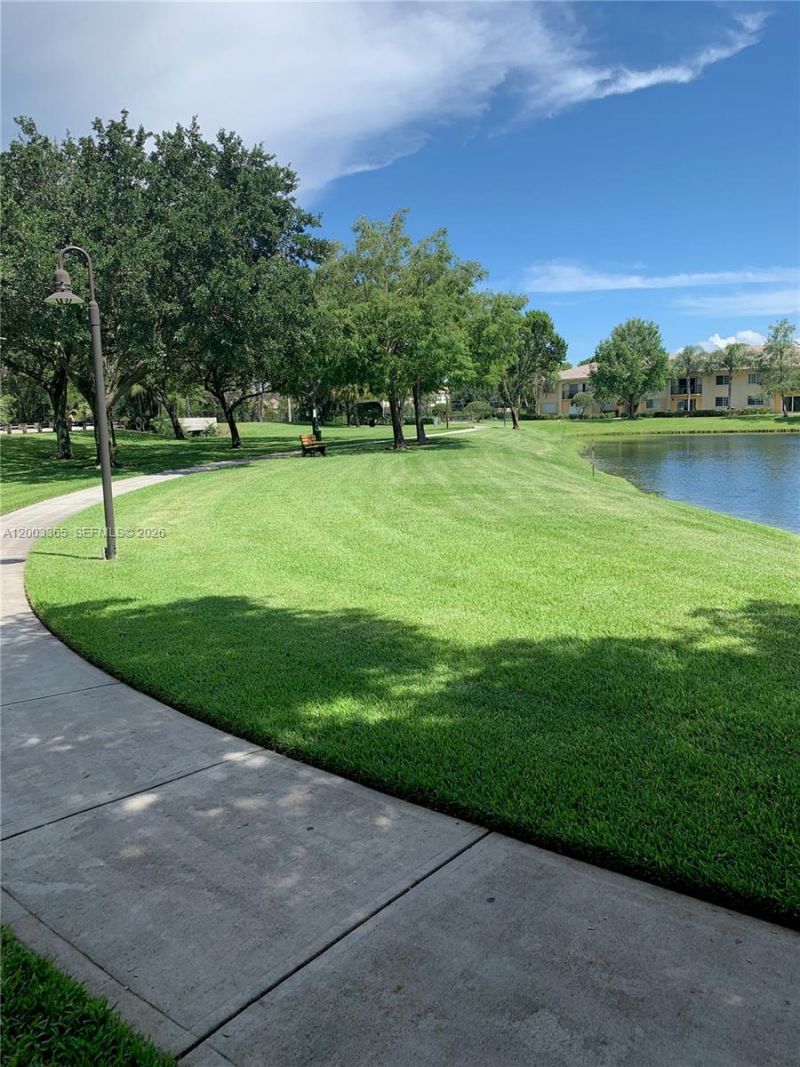 600 N Crestwood Ct N , Unit 610, Royal Palm Beach, FL 33411 Photo