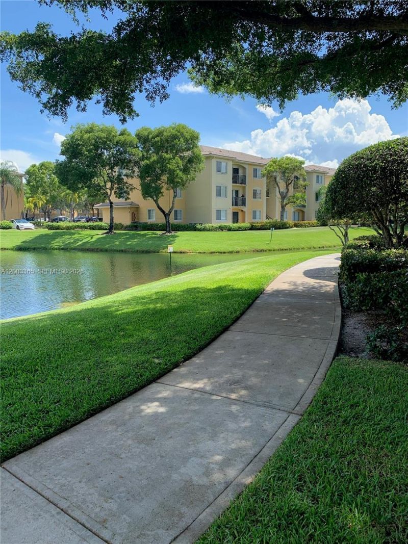600 N Crestwood Ct N , Unit 610, Royal Palm Beach, FL 33411 Photo