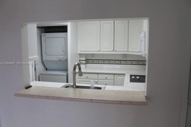 540 Brickell Key Dr, Unit 724, Miami, FL 33131 Photo