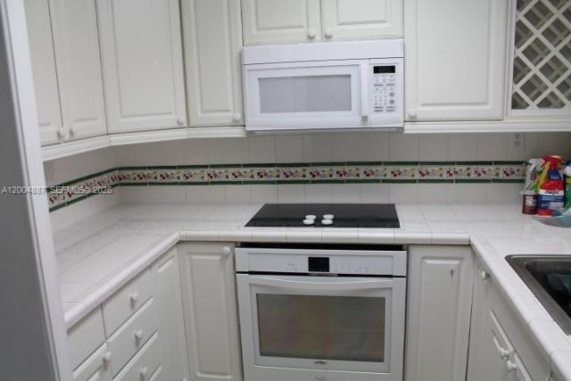 540 Brickell Key Dr, Unit 724, Miami, FL 33131 Photo