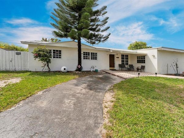 9750 SW 74th St , Miami, FL 33173