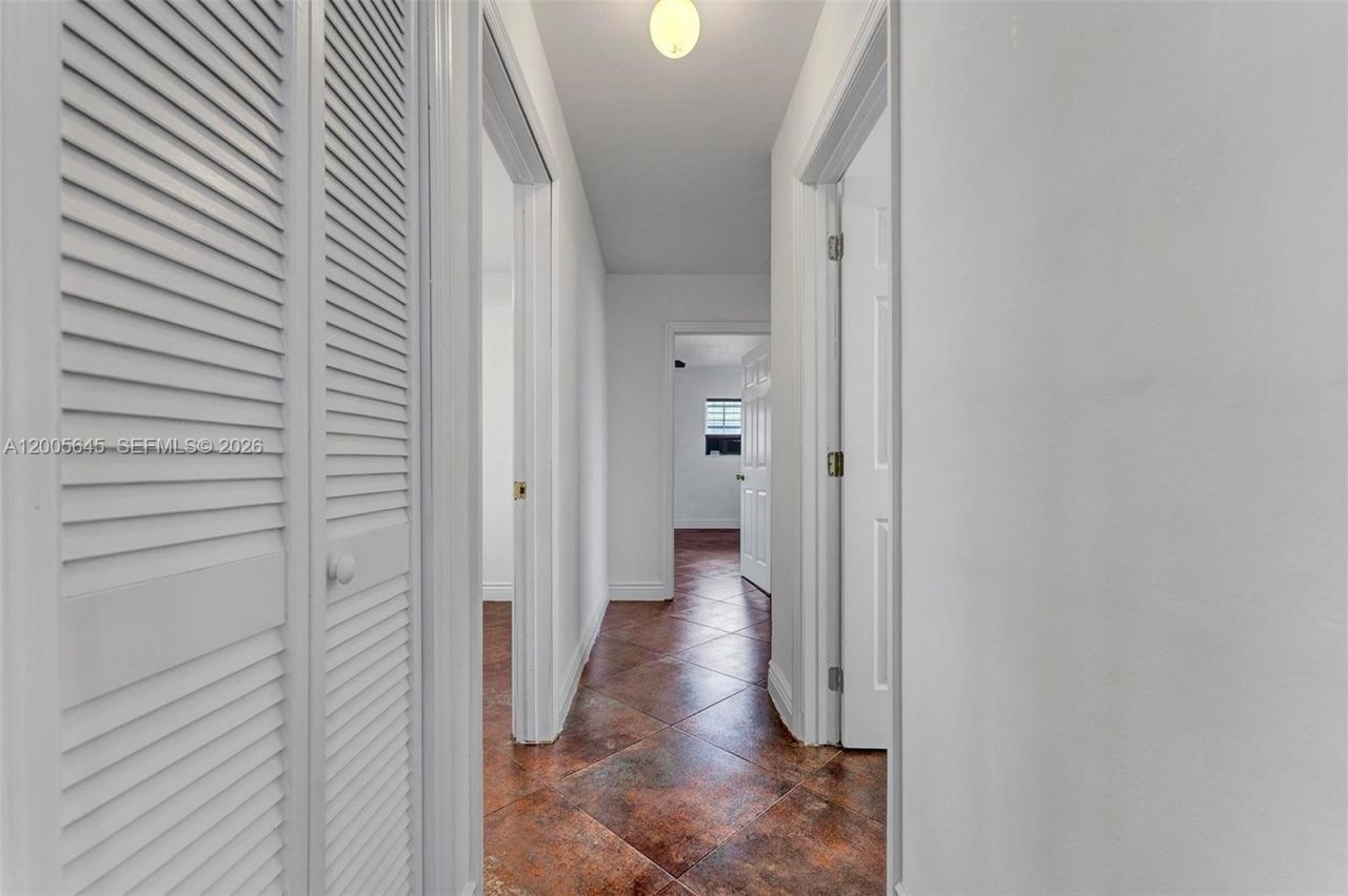 9750 SW 74th St , Miami, FL 33173 Photo