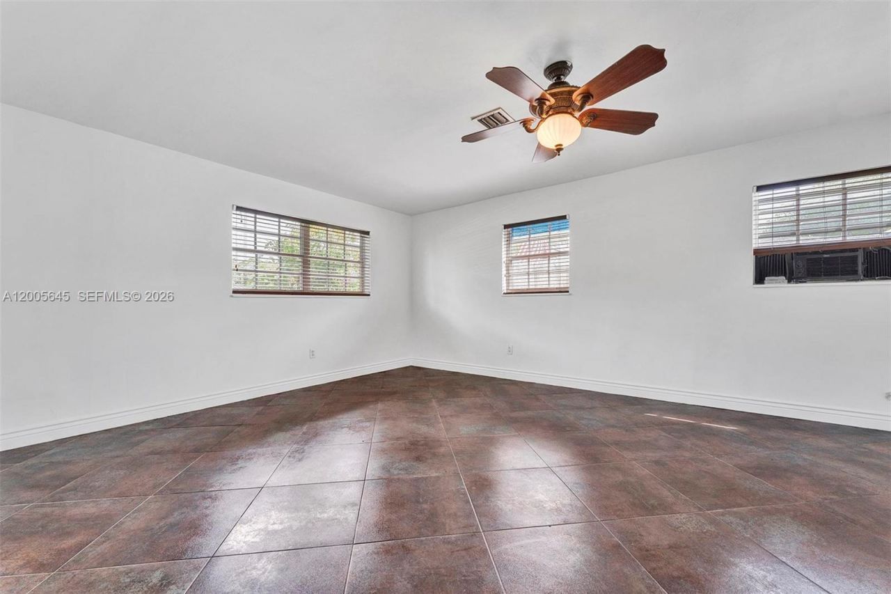 9750 SW 74th St , Miami, FL 33173 Photo