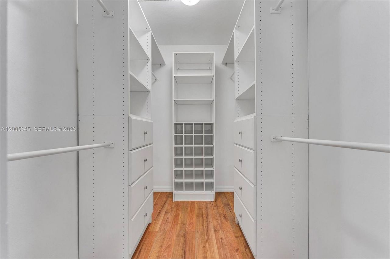 9750 SW 74th St , Miami, FL 33173 Photo