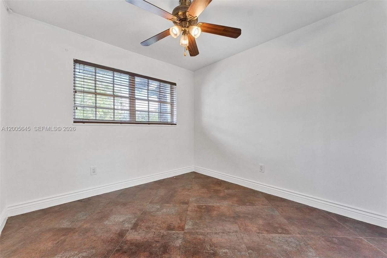 9750 SW 74th St , Miami, FL 33173 Photo