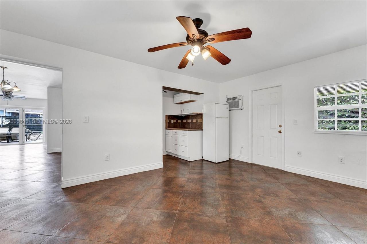 9750 SW 74th St , Miami, FL 33173 Photo